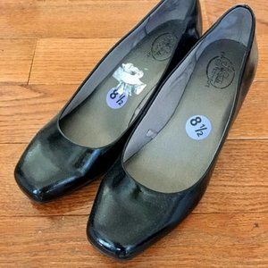 Wedge 2-inch black shoe